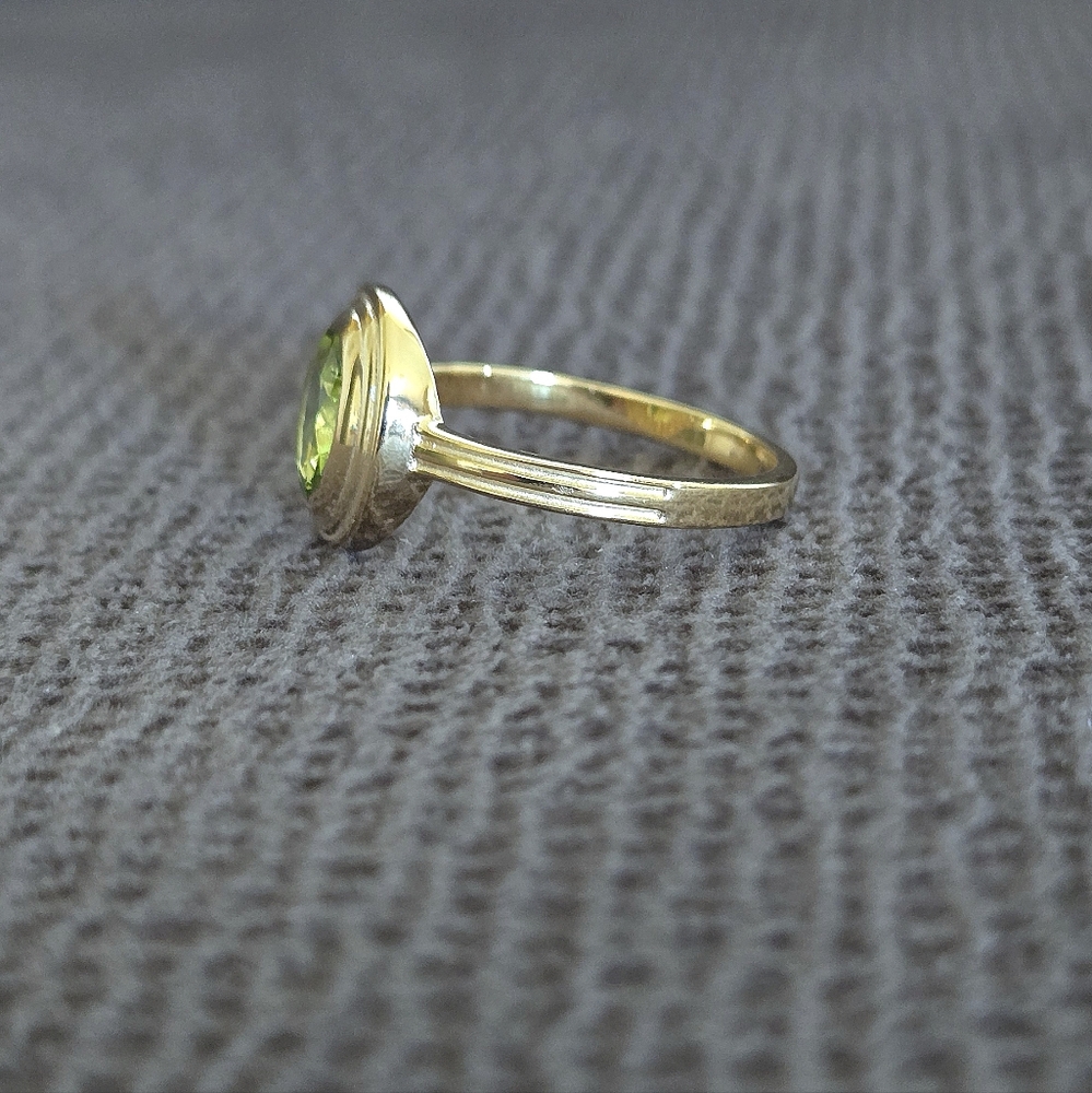 Shivam Oval Cut Peridot💚 Ring💍 - NWT - Picture 9 of 16